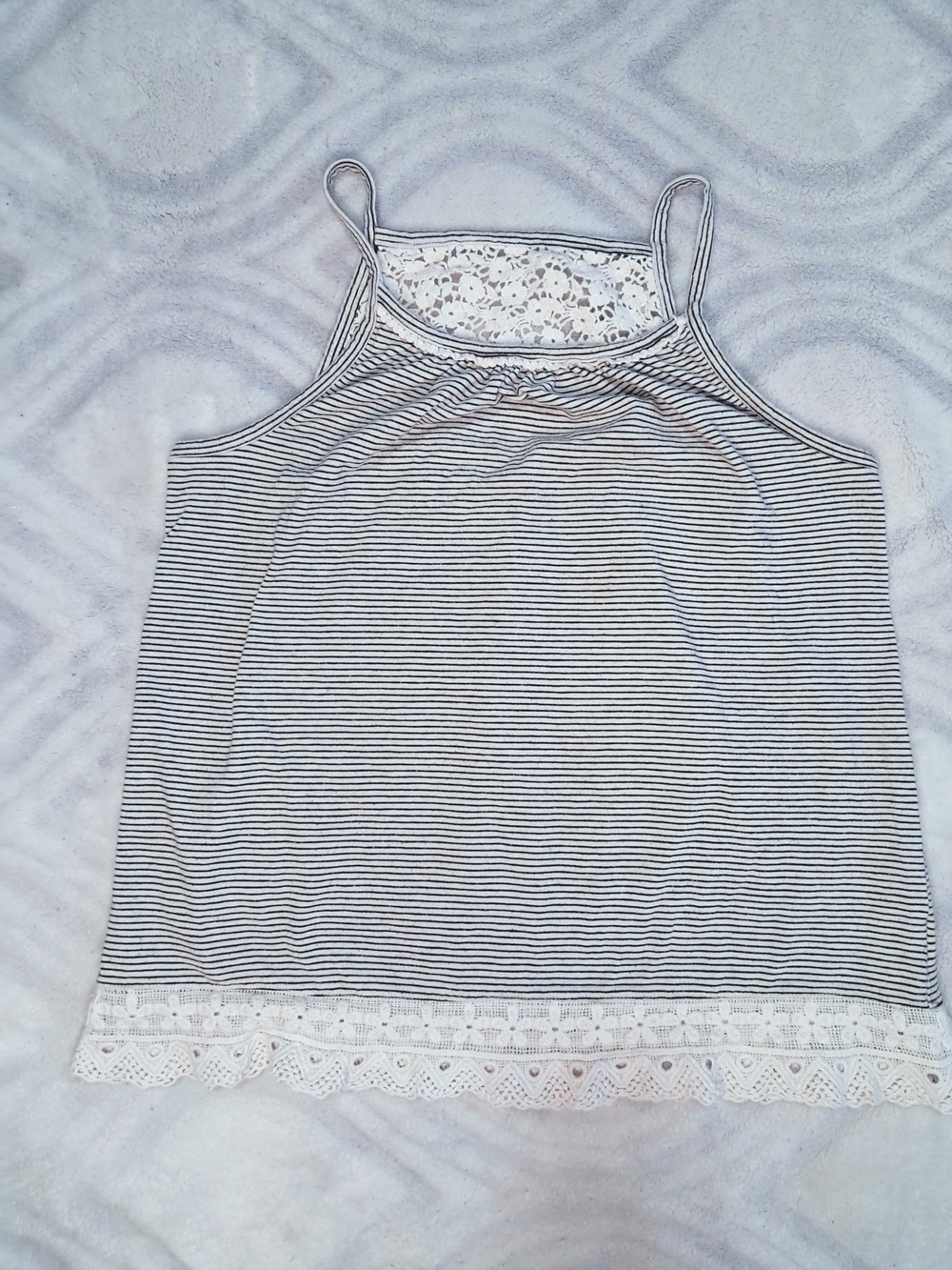Delicate Lace-Trim Striped Cami Tank Top - White/Black